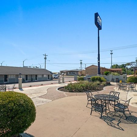 Americas Best Value Inn & Suites Brenham Exterior photo