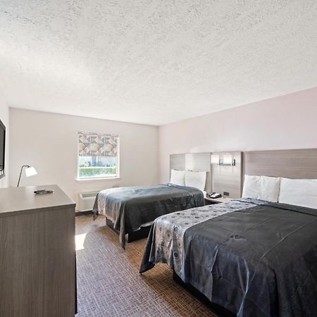 Americas Best Value Inn & Suites Brenham Exterior photo