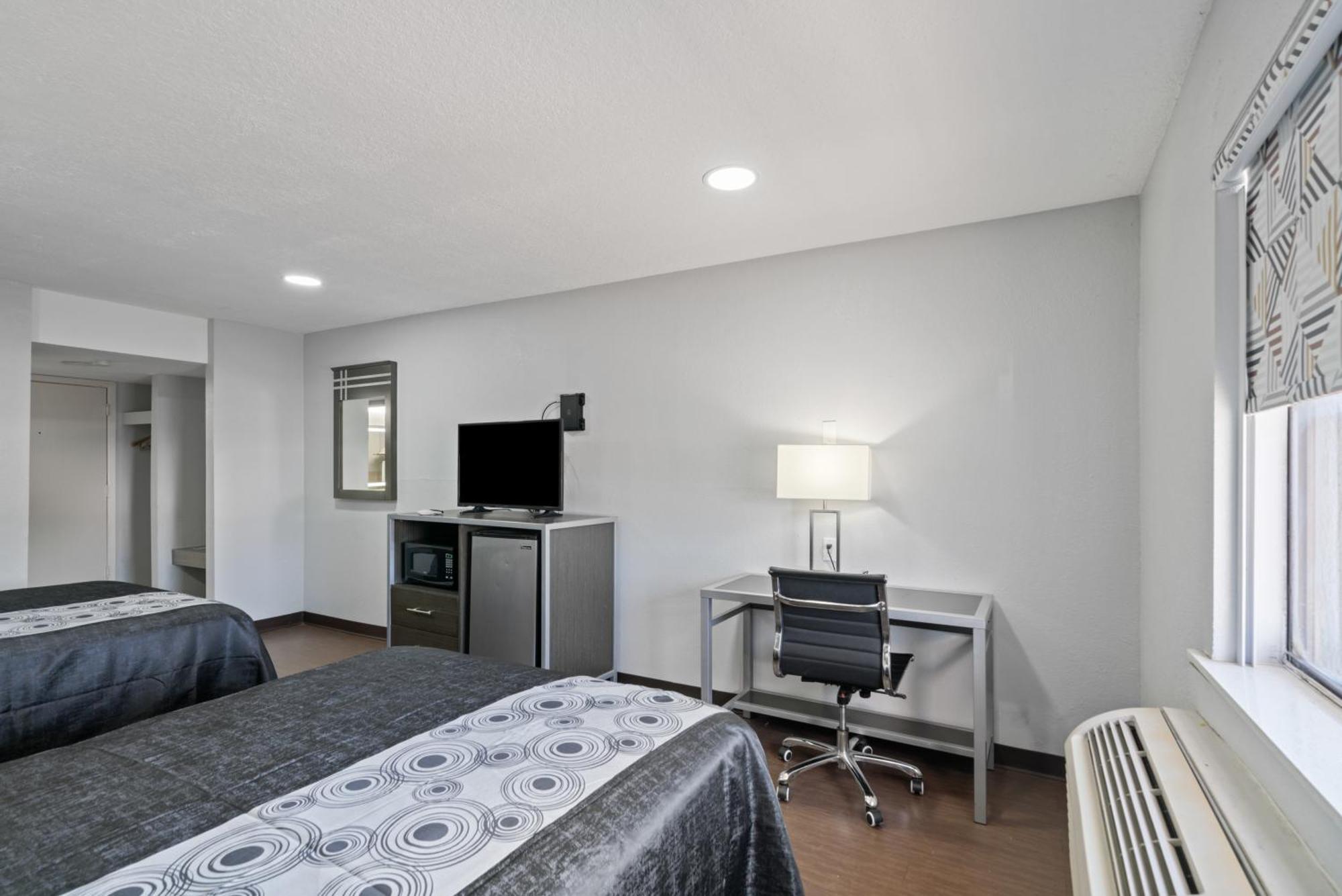 Americas Best Value Inn & Suites Brenham Exterior photo