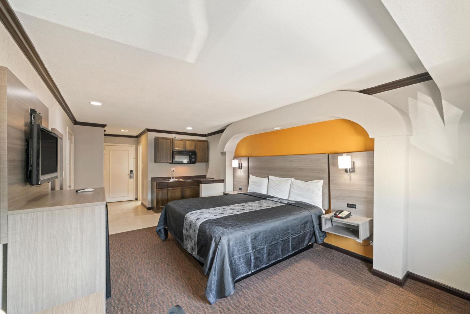 Americas Best Value Inn & Suites Brenham Exterior photo