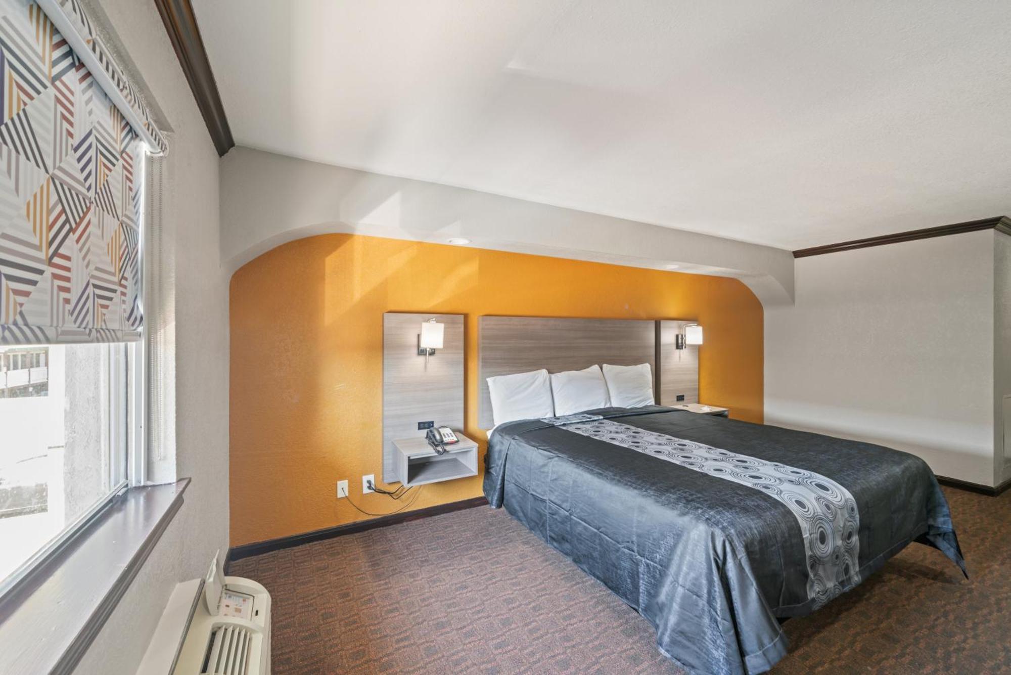 Americas Best Value Inn & Suites Brenham Exterior photo