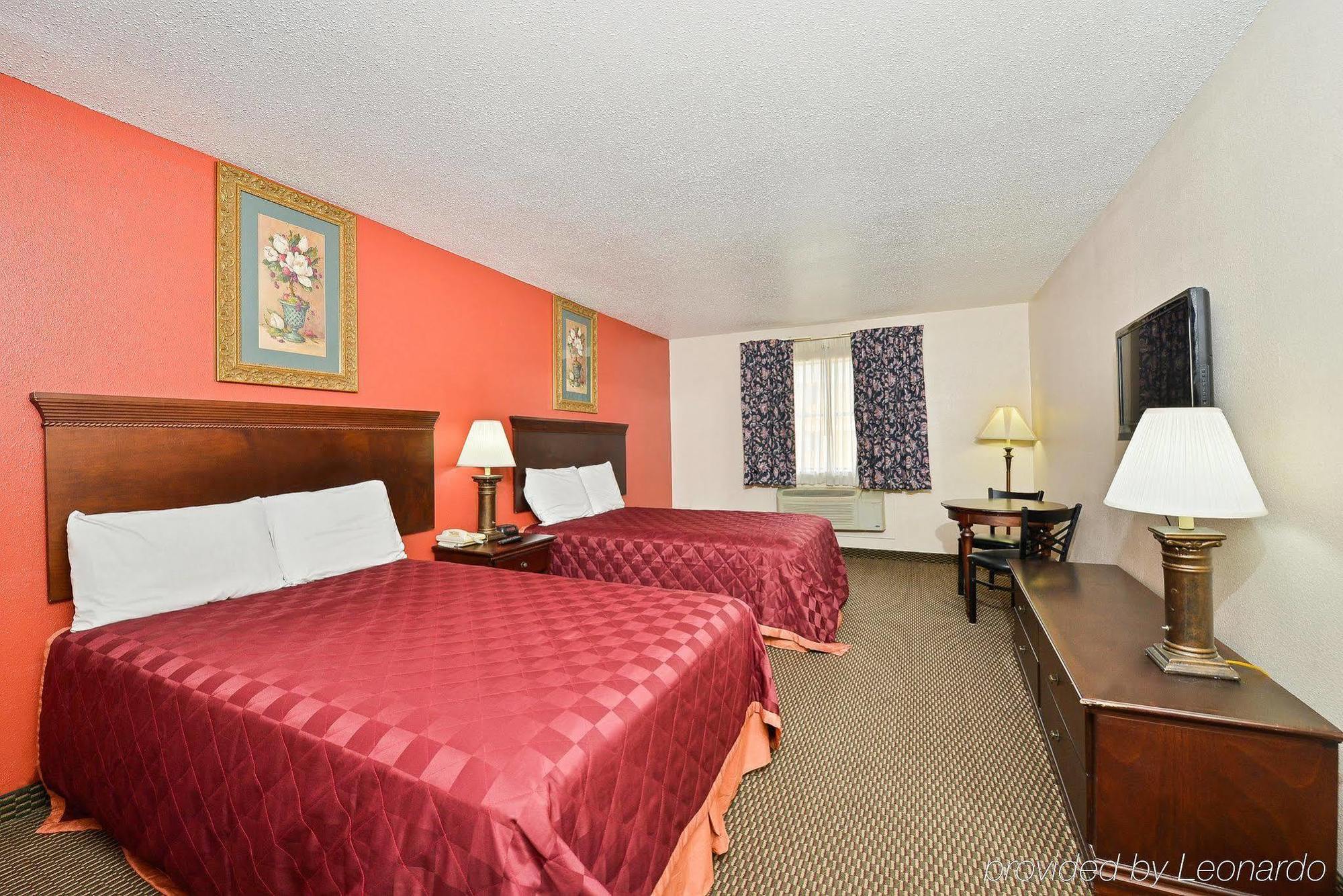 Americas Best Value Inn & Suites Brenham Exterior photo