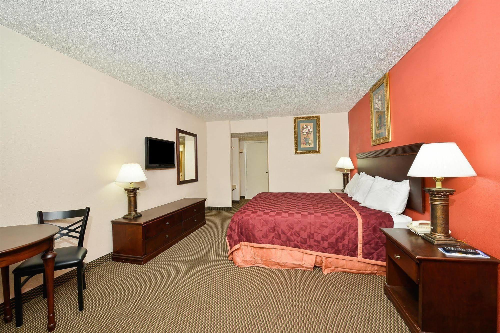 Americas Best Value Inn & Suites Brenham Exterior photo